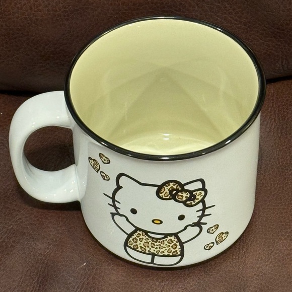 Hello Kitty Leopard Print Dress & Hearts Ceramic Mug - Picture 5 of 6